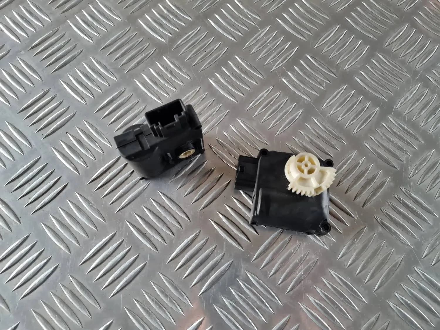 Actuador del sistema de calefacción AUDI A6 2008 - foto 4