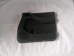 Revestimiento de la puerta delantera derecha NISSAN PATHFINDER 2006