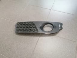 Rejilla del faro antiniebla, derecha VOLVO V70 2010