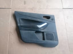 Revestimiento de la puerta trasera izquierda FORD MONDEO 2007