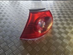 Luz trasera izquierda VW GOLF 5 2004