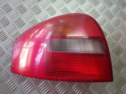 Luz trasera izquierda AUDI A6 1998