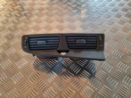 Salida de aire del panel de instrumentos, central VOLVO V70 2002 ASHGOLD