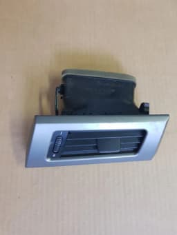 Salida de aire del panel de instrumentos, derecha BMW 520D E60 2006 ENG.