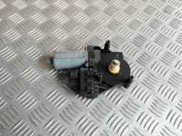 Motor de la ventanilla eléctrica AUDI A4 1999