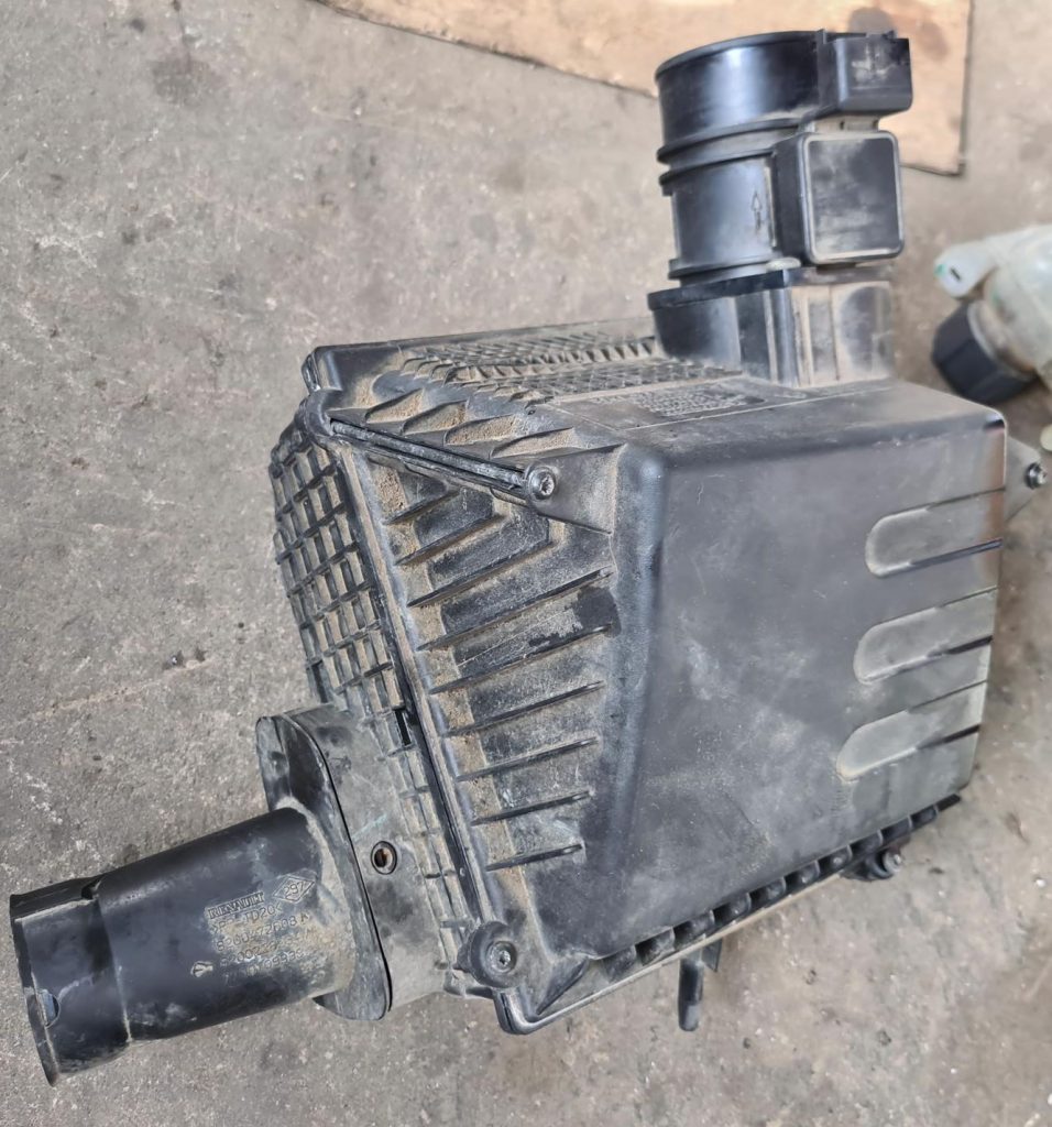 Gaisa filtra korpuss priekš RENAULT ESPACE IV 2006 1 Gaisa filtra korpuss priekš RENAULT ESPACE IV 2006