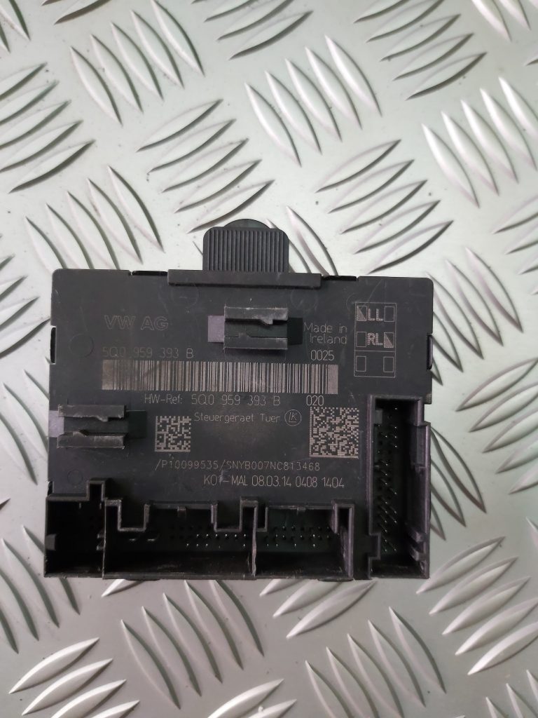 Priekšējo kreiso durvju vadības bloks priekš VW GOLF 2014 1 Priekšējo kreiso durvju vadības bloks priekš VW GOLF 2014