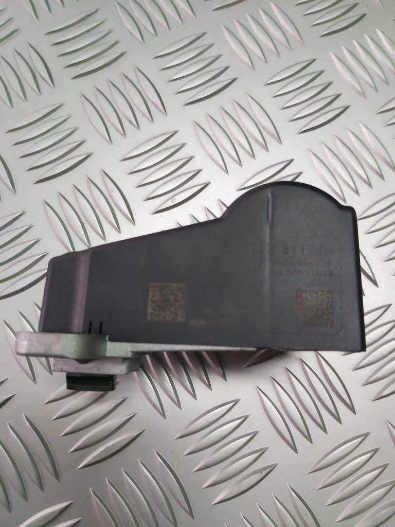 Komforta vadības bloks priekš VW GOLF 5 2006 2 Komforta vadības bloks priekš VW GOLF 5 2006