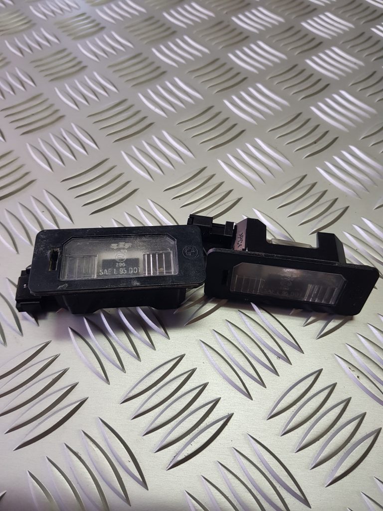 Numura zīmes apgaismojums priekš BMW 525D E61 2007 TOURING BLACK 1 Numura zīmes apgaismojums priekš BMW 525D E61 2007 TOURING BLACK