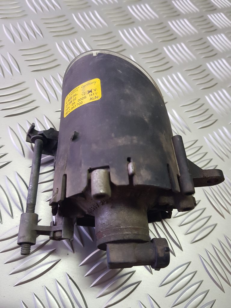 Miglas lukturis priekšā pa kreisi priekš AUDI A4 AVANT 2004 2 Miglas lukturis priekšā pa kreisi priekš AUDI A4 AVANT 2004