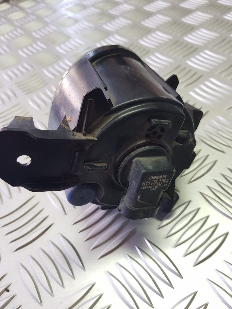 Miglas lukturis priekšā labajā pusē priekš RENAULT ESPACE IV 2006 2 Miglas lukturis priekšā labajā pusē priekš RENAULT ESPACE IV 2006