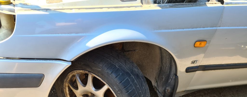 Priekšējais kreisais spārns priekš SAAB 9-5 1999 1 Priekšējais kreisais spārns priekš SAAB 9-5 1999