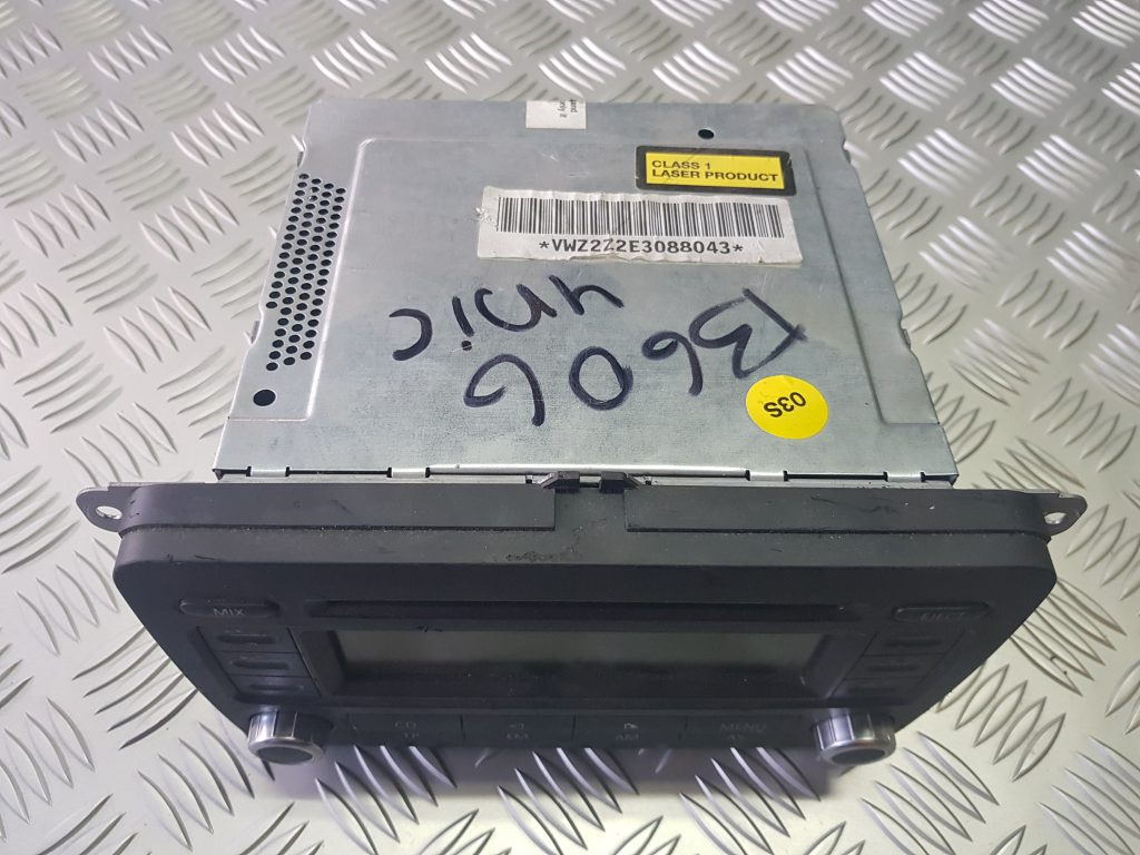 CD/DVD/Navigācijas bloks priekš VW PASSAT B6 2006 ANGL. UNIVERSAL 1 CD/DVD/Navigācijas bloks priekš VW PASSAT B6 2006 ANGL. UNIVERSAL