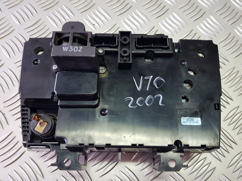 Klimata kontroles bloks priekš VOLVO V70 2002 SILVER