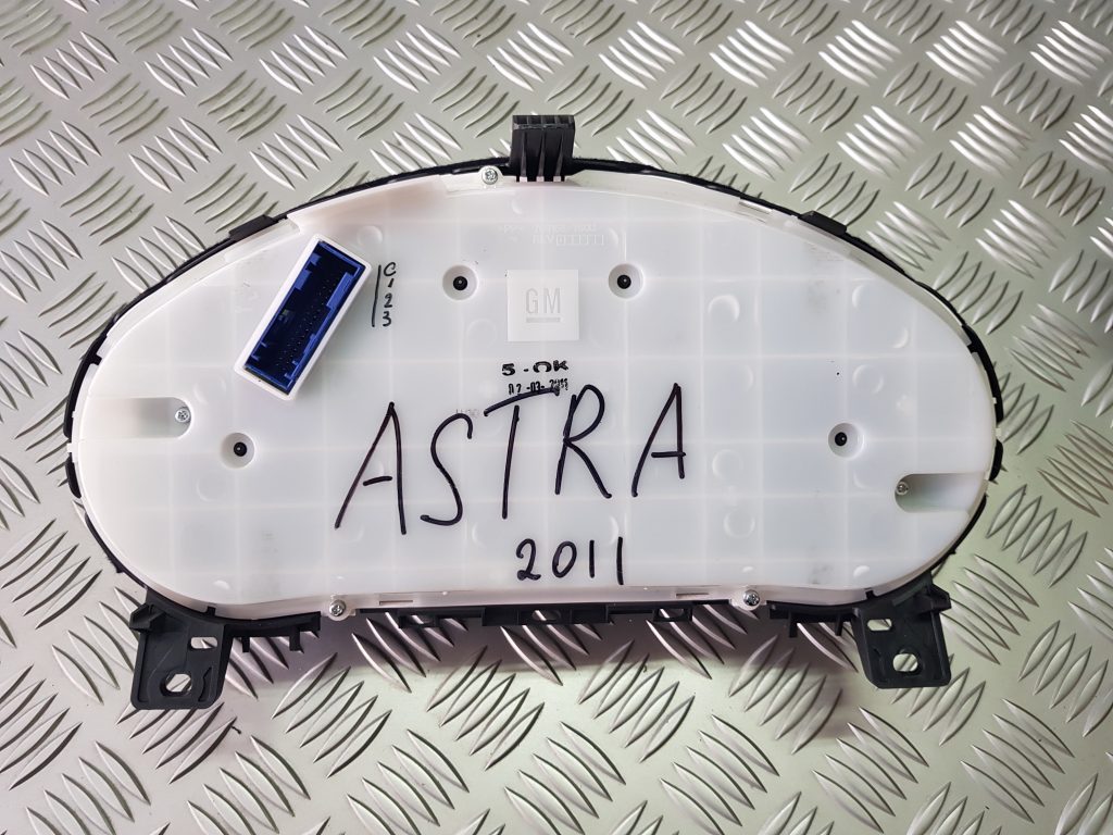 Spidometrs priekš OPEL ASTRA J 2011 2 Spidometrs priekš OPEL ASTRA J 2011