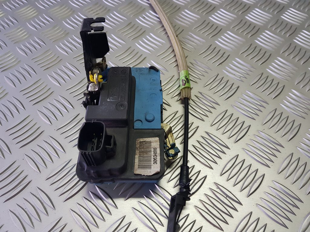 Priekšējo labo durvju slēdzene priekš VOLVO V70 2003 GREY 1 Priekšējo labo durvju slēdzene priekš VOLVO V70 2003 GREY