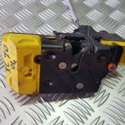 Aizmugurējo kreiso durvju slēdzene priekš VOLVO XC70 2004