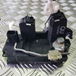 Aizmugurējo labo durvju slēdzene priekš OPEL VECTRA C 2008