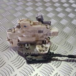 Aizmugurējo labo durvju slēdzene priekš VW PASSAT 2007 UNIVERSAL SILVER