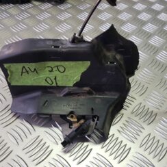 Aizmugurējo kreiso durvju slēdzene priekš AUDI A4 2001