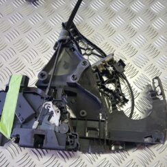 Priekšējo labo durvju slēdzene priekš VOLVO S40 2004 Grey