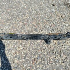 Priekšējā radiatora rāmja augšēja daļa priekš NISSAN X-TRAIL 2008