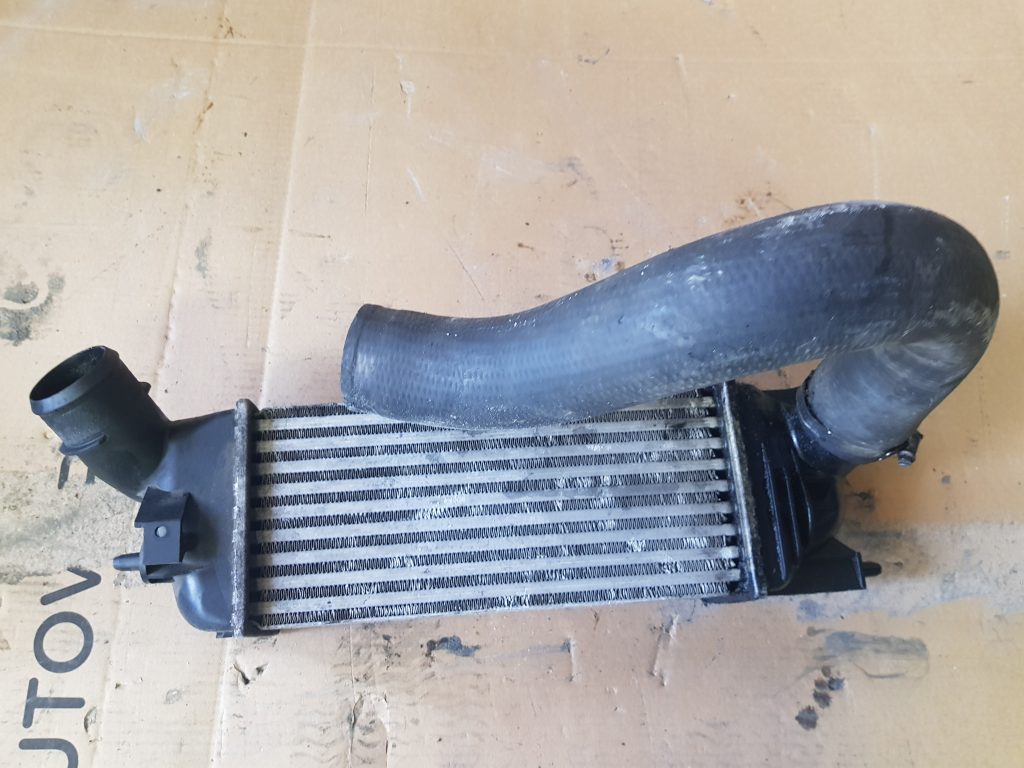 Interkūleris priekš PEUGEOT 407 2004 1 Interkūleris priekš PEUGEOT 407 2004