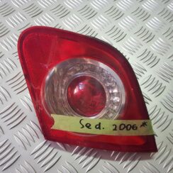 Bagāžnieka vāka labais lukturis priekš VW PASSAT B6 2008 ANGL.