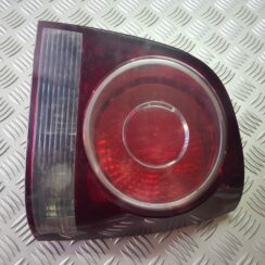 Aizmugurējais labais lukturis priekš VW POLO 2005