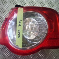 Aizmugurējais labais lukturis priekš VW PASSAT B6 2008 ANGL.