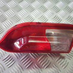 Aizmugurējais labais lukturis priekš OPEL INSIGNIA SPORTS TOURER 2010