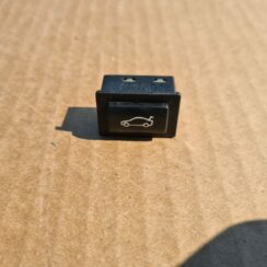 Bagāžnieka vāka atvēršanas rokturis/poga priekš BMW 525D E61 2007 TOURING BLACK