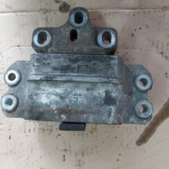 Dzinēja spilvens priekš VW PASSAT 2007 UNIVERSAL SILVER