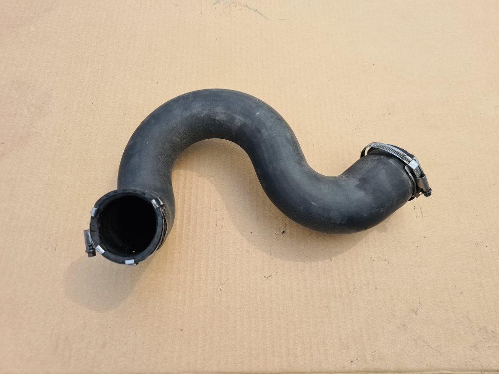 Interkulera caurule priekš VW PASSAT 2000 BLUE 1 Interkulera caurule priekš VW PASSAT 2000 BLUE