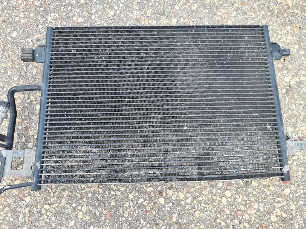 Gaisa kondicioniera radiators priekš VW PASSAT 2000 BLUE 1 Gaisa kondicioniera radiators priekš VW PASSAT 2000 BLUE
