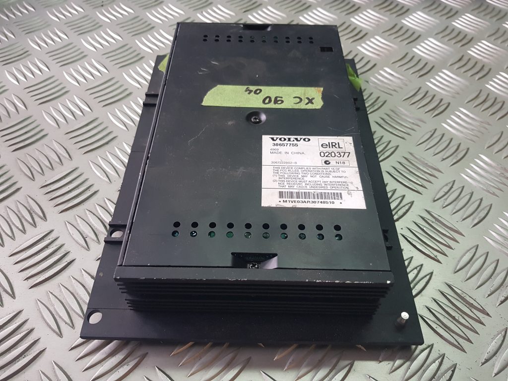 Audio pastiprinātāja bloks priekš VOLVO XC90 2004 1 Audio pastiprinātāja bloks priekš VOLVO XC90 2004