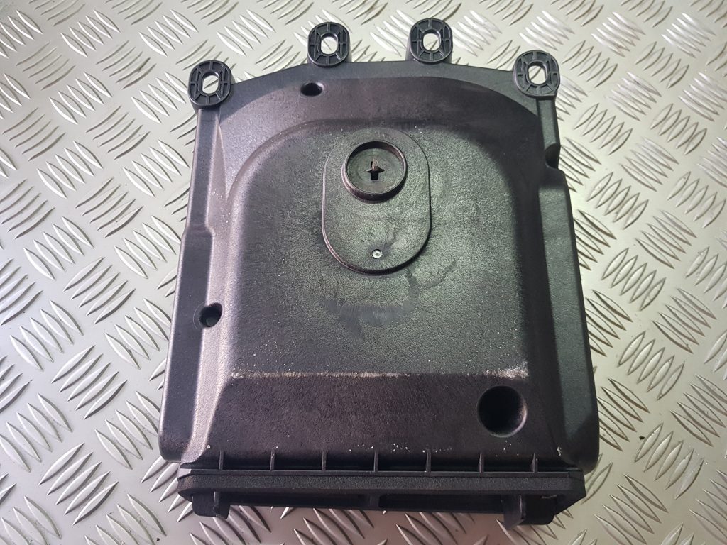 Skaļrunis (Sabvūferis) priekš BMW 525D E61 2007 TOURING BLACK 2 Skaļrunis (Sabvūferis) priekš BMW 525D E61 2007 TOURING BLACK