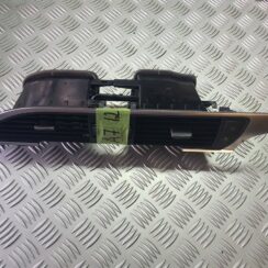 Mērinstrumentu paneļa gaisa vads, centrā priekš AUDI A7 2011 SPORTBACK