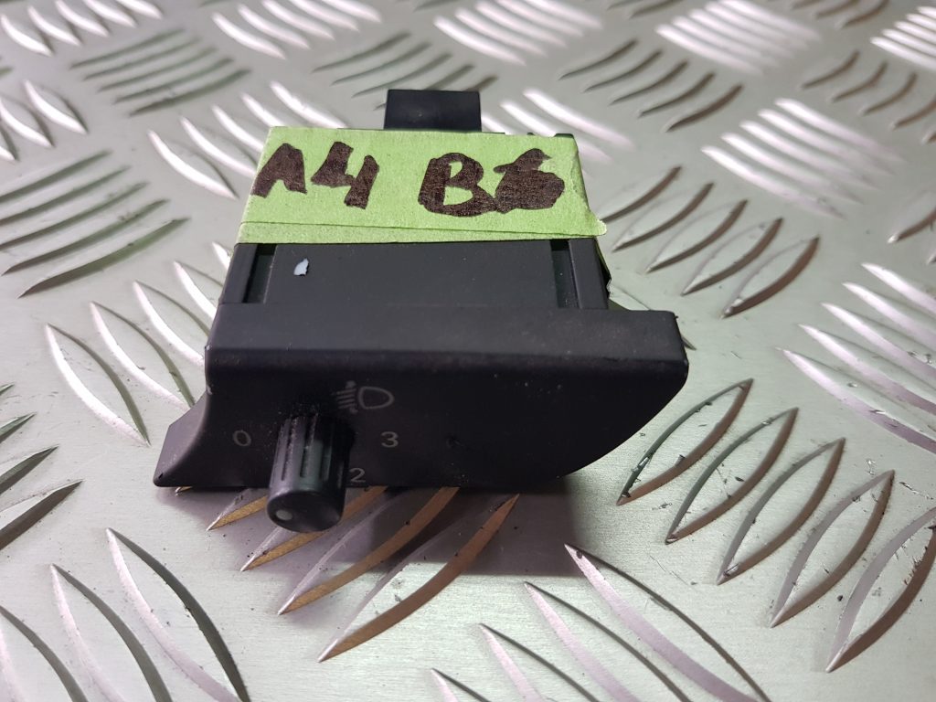 Lukturu augstuma regulēšanas poga priekš AUDI A4 AVANT 2004 1 Lukturu augstuma regulēšanas poga priekš AUDI A4 AVANT 2004