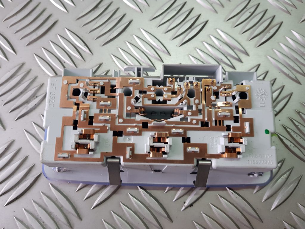 Aizmugurējo sēdvietu apgaismojums priekš OPEL ASTRA J 2011