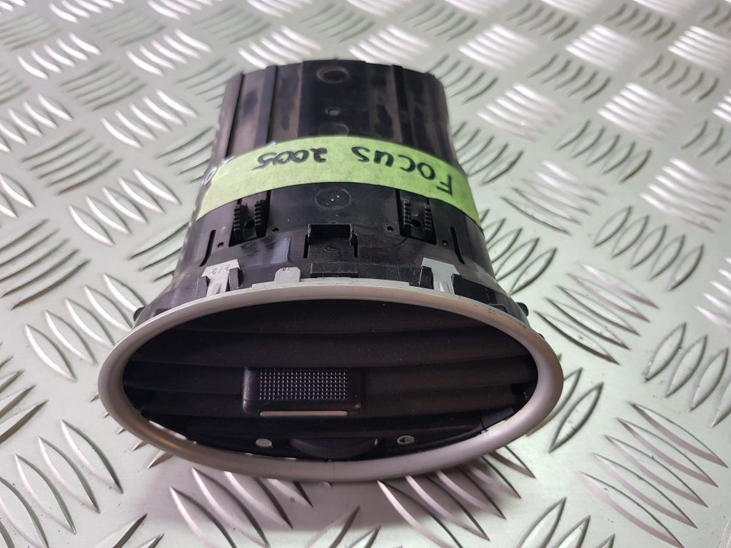 Mērinstrumentu paneļa gaisa vads, pa kreisi priekš FORD FOCUS 2006 1 Mērinstrumentu paneļa gaisa vads, pa kreisi priekš FORD FOCUS 2006