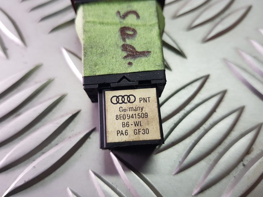 Trauksmes poga priekš AUDI A4 2005 2 Trauksmes poga priekš AUDI A4 2005