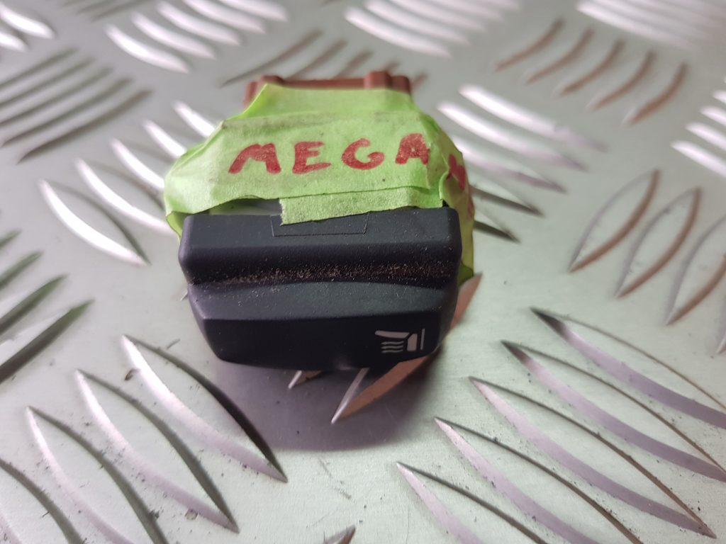 Sēdekļa apsildes ieslēgšanas poga priekš RENAULT MEGANE 2004 1 Sēdekļa apsildes ieslēgšanas poga priekš RENAULT MEGANE 2004