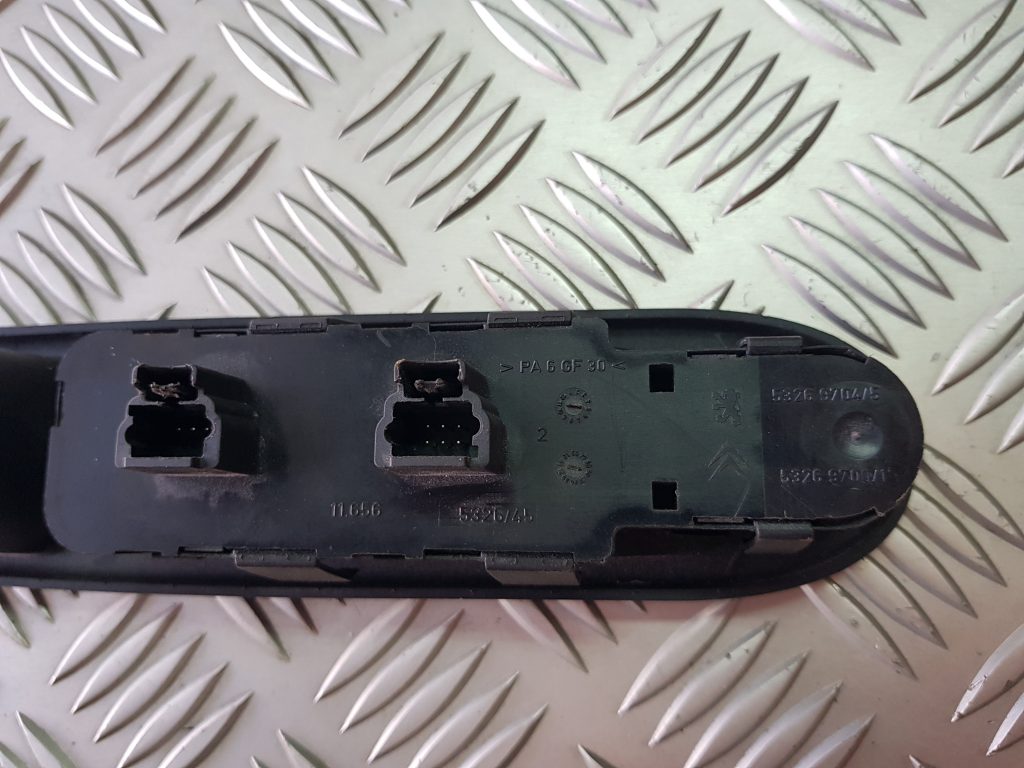 Šofera durvju slēdža pogas priekš PEUGEOT 407 2004