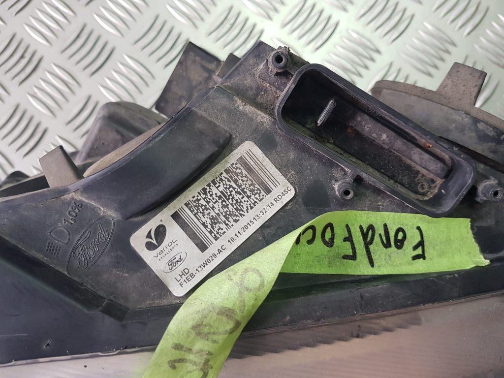 Priekšējais labais lukturis priekš FORD FOCUS 2016 2 Priekšējais labais lukturis priekš FORD FOCUS 2016