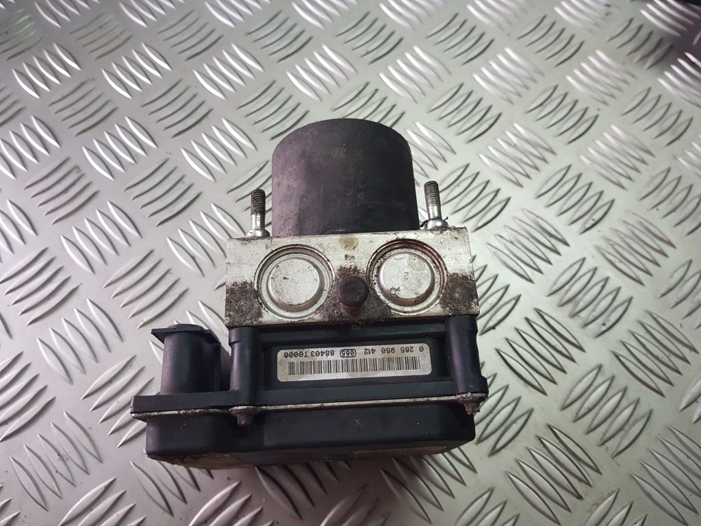 ABS bloks priekš TOYOTA COROLLA VERSO 2009