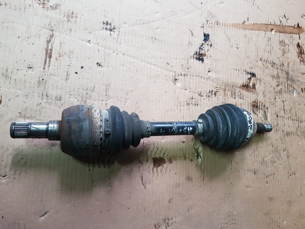 Pusass priekšējā kreisā priekš OPEL ASTRA H STATION WAGON 2009 1 Pusass priekšējā kreisā priekš OPEL ASTRA H STATION WAGON 2009