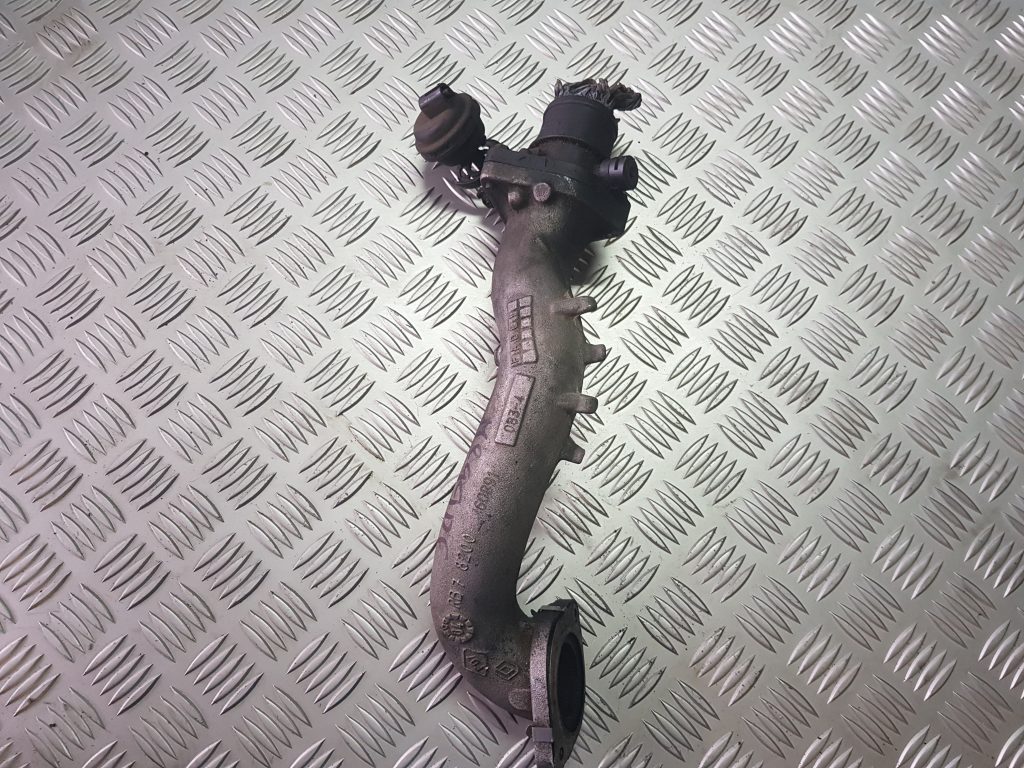 Interkulera caurule priekš RENAULT MEGANE 2004 1 Interkulera caurule priekš RENAULT MEGANE 2004