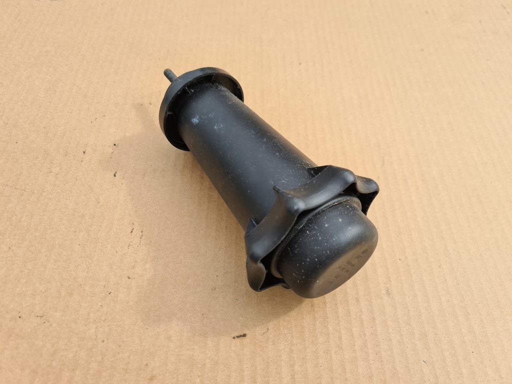 Rezerves riteņa stiprinājums priekš AUDI A6 1998 1 Rezerves riteņa stiprinājums priekš AUDI A6 1998