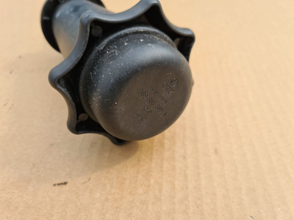 Rezerves riteņa stiprinājums priekš AUDI A6 1998 2 Rezerves riteņa stiprinājums priekš AUDI A6 1998